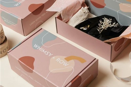 Bao Bì Ngành May Mặc: Móc Nhựa, Kẹp Nhựa và Phụ Kiện – Giải Pháp Tối Ưu Cho Doanh Nghiệp